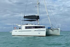 2017-lagoon-450-f-sail-9748460-20250417090917656-1_XLARGE.jp