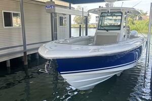 33ft Boston Whaler Yacht For Sale