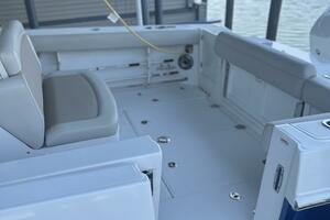 33ft Boston Whaler Yacht For Sale