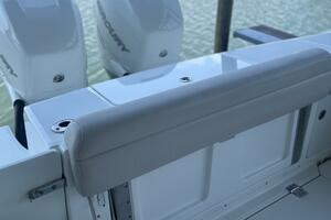33ft Boston Whaler Yacht For Sale