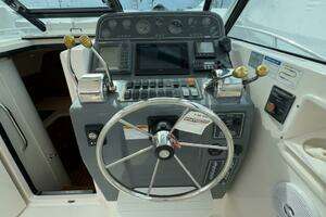 2005 Tiara Yachts 2900 Open thumbnail 11