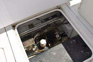 1976 Bertram Flybridge Cruiser thumbnail 66