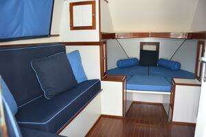 1976 Bertram Flybridge Cruiser thumbnail 20