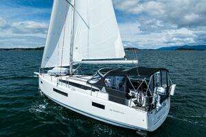 2022 Jeanneau Sun Odyssey 410 thumbnail 5