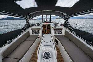 2022 Jeanneau Sun Odyssey 410 thumbnail 25