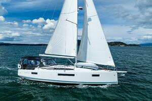 2022 Jeanneau Sun Odyssey 410 thumbnail 1