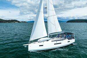 2022 Jeanneau Sun Odyssey 410 thumbnail 3