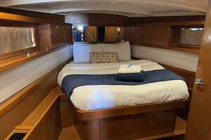 2016 Beneteau Oceanis 45 thumbnail 37