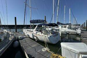 2016 Beneteau Oceanis 45 thumbnail 5