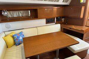 2016 Beneteau Oceanis 45 thumbnail 27