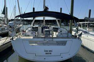 2016 Beneteau Oceanis 45 thumbnail 7