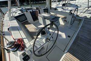 2016 Beneteau Oceanis 45 thumbnail 12