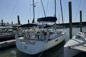 2016 Beneteau Oceanis 45 thumbnail 2