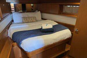 2016 Beneteau Oceanis 45 thumbnail 36