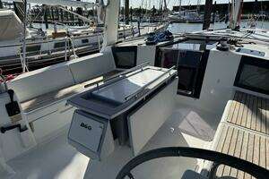 2016 Beneteau Oceanis 45 thumbnail 20