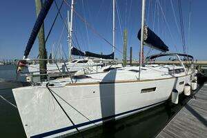 2016 Beneteau Oceanis 45 thumbnail 1