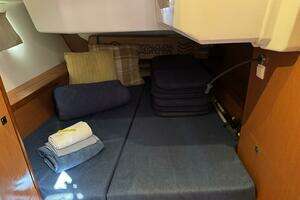 2016 Beneteau Oceanis 45 thumbnail 40