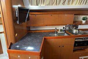 2016 Beneteau Oceanis 45 thumbnail 29