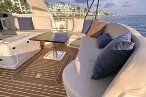 2005 Sea Ray 500 Sundancer thumbnail 11