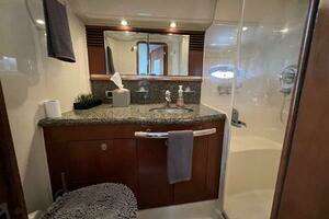 2005 Sea Ray 500 Sundancer thumbnail 31