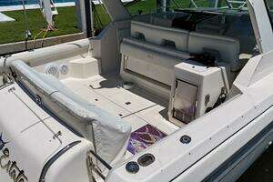 1998 Tiara Yachts 3500 Express thumbnail 16