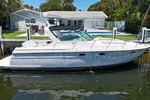 1998 Tiara Yachts 3500 Express thumbnail 3