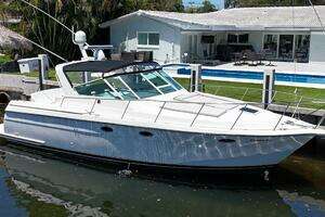 1998 Tiara Yachts 3500 Express thumbnail 1