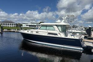 38FT (11.58M) SABRE Worth Avenue Yachts