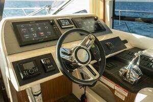 2017 Sea Ray 51 Flybridge thumbnail 11