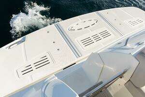 2017 Sea Ray 51 Flybridge thumbnail 24