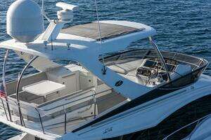 2017 Sea Ray 51 Flybridge thumbnail 42