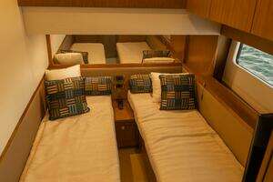 2017 Sea Ray 51 Flybridge thumbnail 16