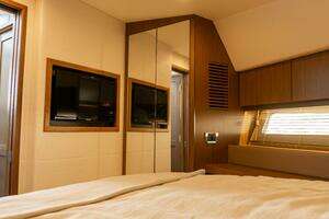 2017 Sea Ray 51 Flybridge thumbnail 13