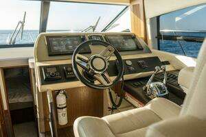 2017 Sea Ray 51 Flybridge thumbnail 10