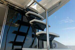2017 Sea Ray 51 Flybridge thumbnail 25