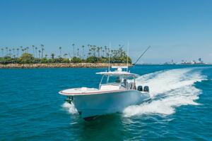 2026 Mag Bay 43 Center Console