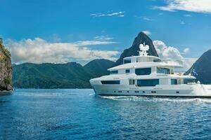2027 Cheoy Lee Discovery 127 thumbnail 12