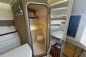 2016 Grady-White 330 Express thumbnail 20