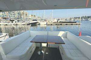 2017 Cruisers Yachts 390 Express Coupe thumbnail 59