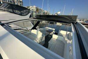 2017 Cruisers Yachts 390 Express Coupe thumbnail 69