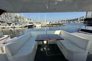 2017 Cruisers Yachts 390 Express Coupe thumbnail 62