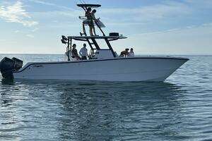  2023 Invincible  Yacht For Sale in St. Petersburg FL
