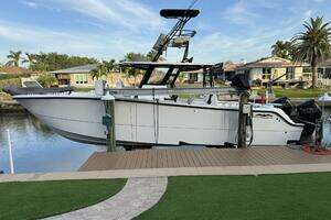  2023 Invincible  Yacht For Sale in St. Petersburg FL