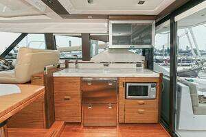 2015 Tiara Yachts C44 Coupe thumbnail 16
