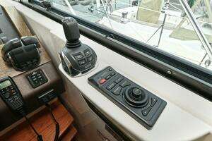 2015 Tiara Yachts C44 Coupe thumbnail 23