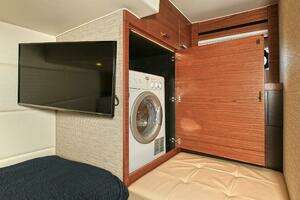 2015 Tiara Yachts C44 Coupe thumbnail 38