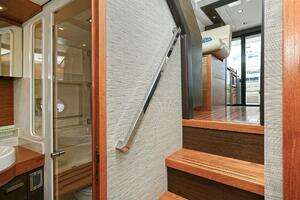 2015 Tiara Yachts C44 Coupe thumbnail 25