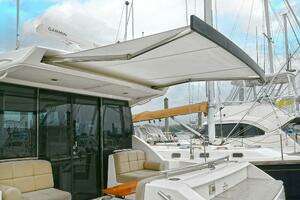 2015 Tiara Yachts C44 Coupe thumbnail 13