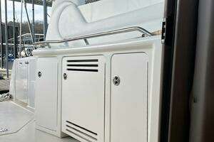 2001 Sea Ray 380 Sundancer thumbnail 10