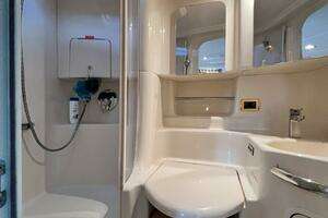2001 Sea Ray 380 Sundancer thumbnail 15